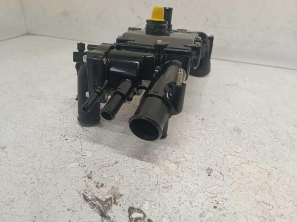 BOITIER DU THERMOSTAT PEUGEOT/CITROEN/FIAT/SUZUKI/HYUNDAI - Vue 2